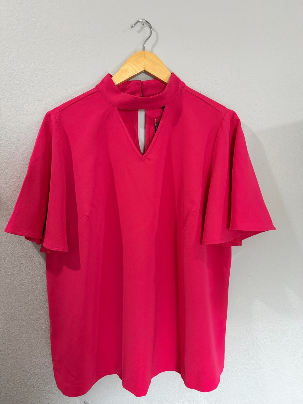 Lane Bryant Women’s Size 14 Bright Pink Fluttered Sleeve Cut out Back